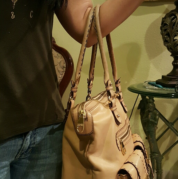 ***XL Badgley Mischka Leather Bag bought it here used twice & stored - Picture 4 of 12